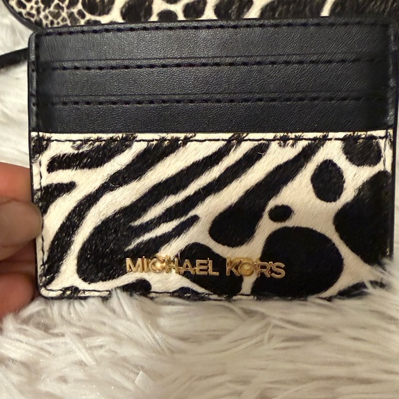 Michael Kors Haircalf Animal Print Crossbody Bag & Matching Card Holder Set - Picture 2 of 10
